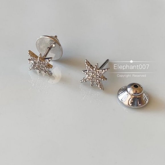 Henri Bendel crystal star silver earrings - Picture 3 of 3